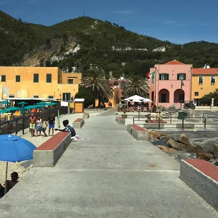 Casa A 50 Metri Dalla Spiaggia!!!! Apartamento Varigotti